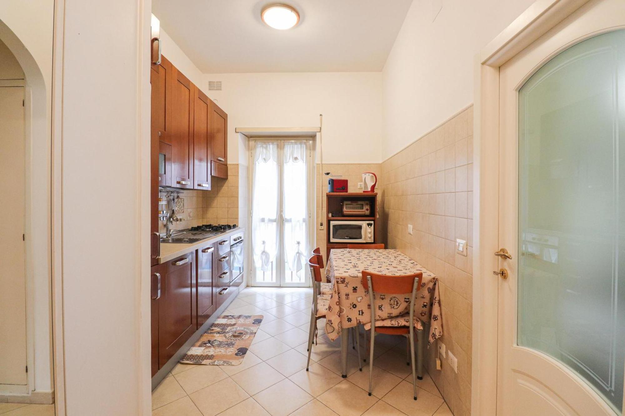 Apartment Elegante E Luminoso - 2min Metro Rome