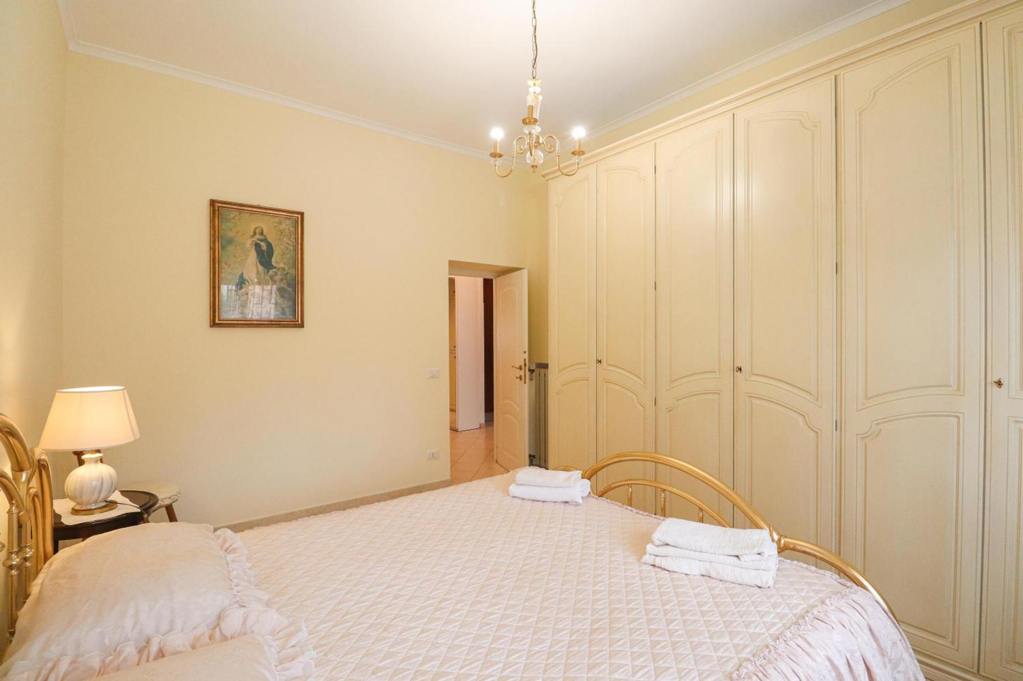 Elegante E Luminoso - 2min Metro Apartment Rome