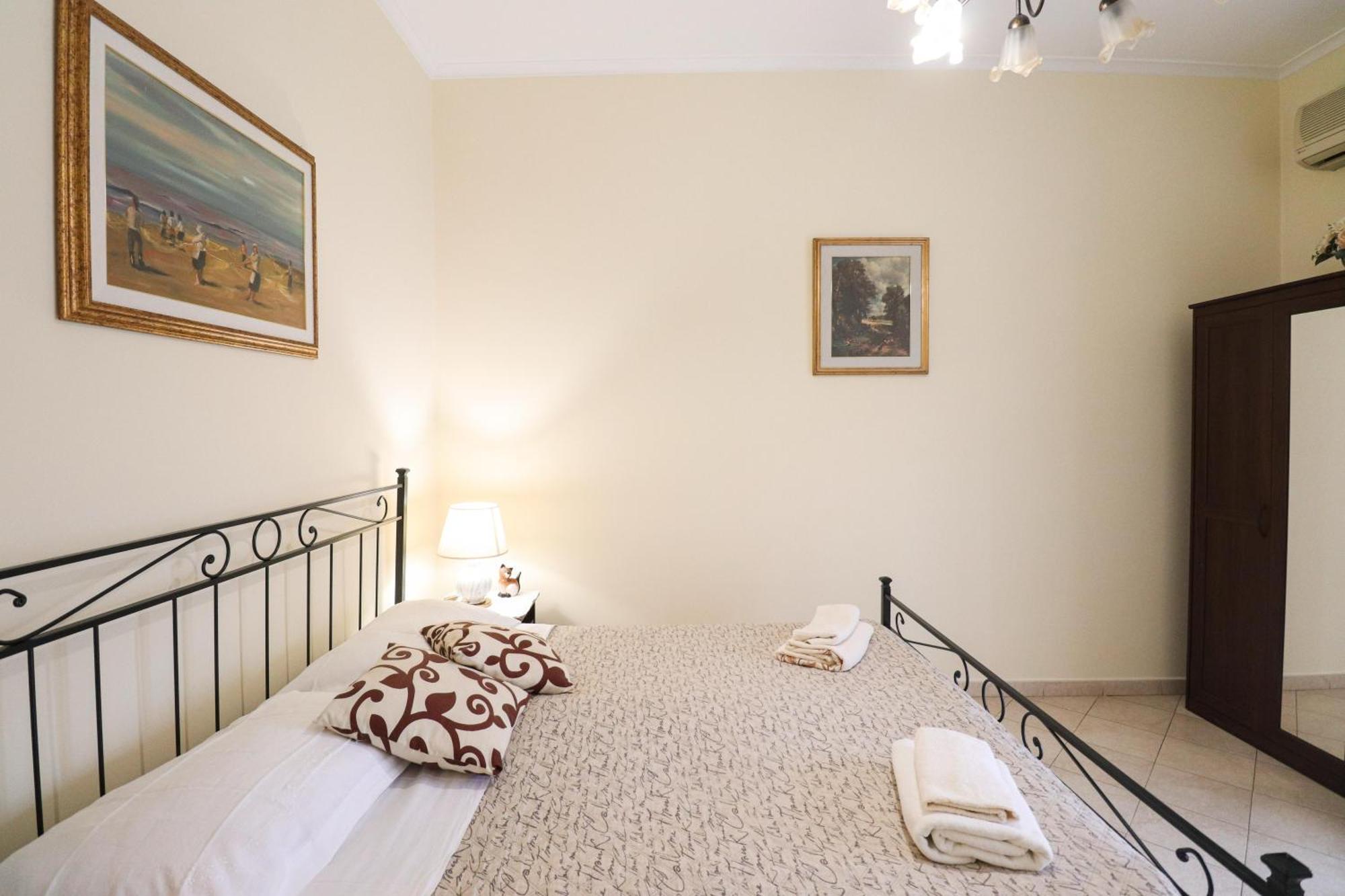 Elegante E Luminoso - 2min Metro Apartment